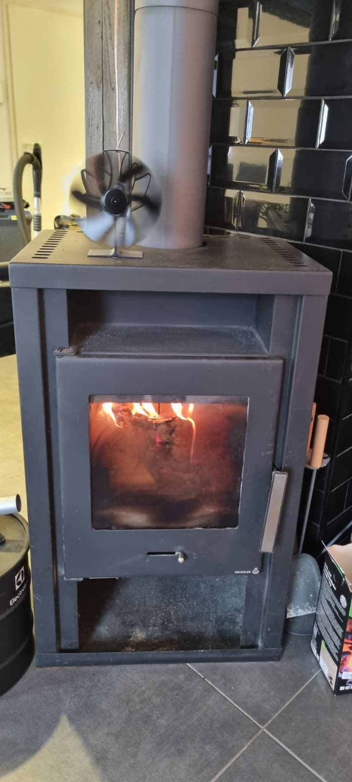 Helle 3,5 Zimmer Wohnung + brandneuer Einbauküche in Grunbach