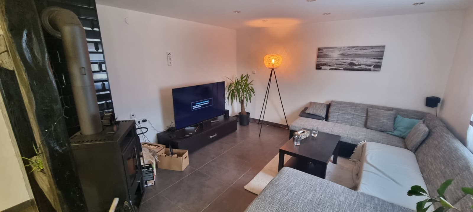 Helle 3,5 Zimmer Wohnung + brandneuer Einbauküche in Grunbach